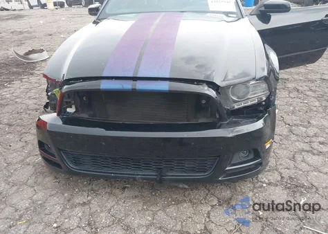 2014 Ford Mustang V6 Premium z USA, uszkodzony, nr VIN 1ZVBP8AM5E5312911